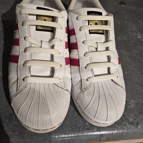 Adidas Superstars - Picture 2 of 8